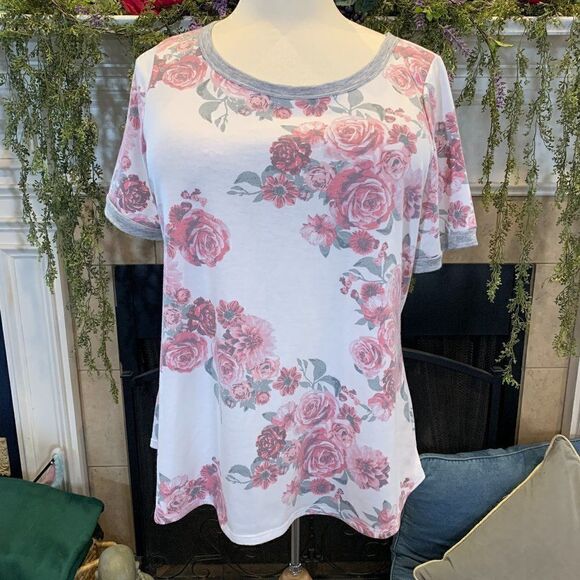 Andree by Unit white with pink and gray floral ringer short sleeve t shirt 2X - Picture 1 of 9